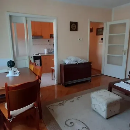 Apartman Carli *